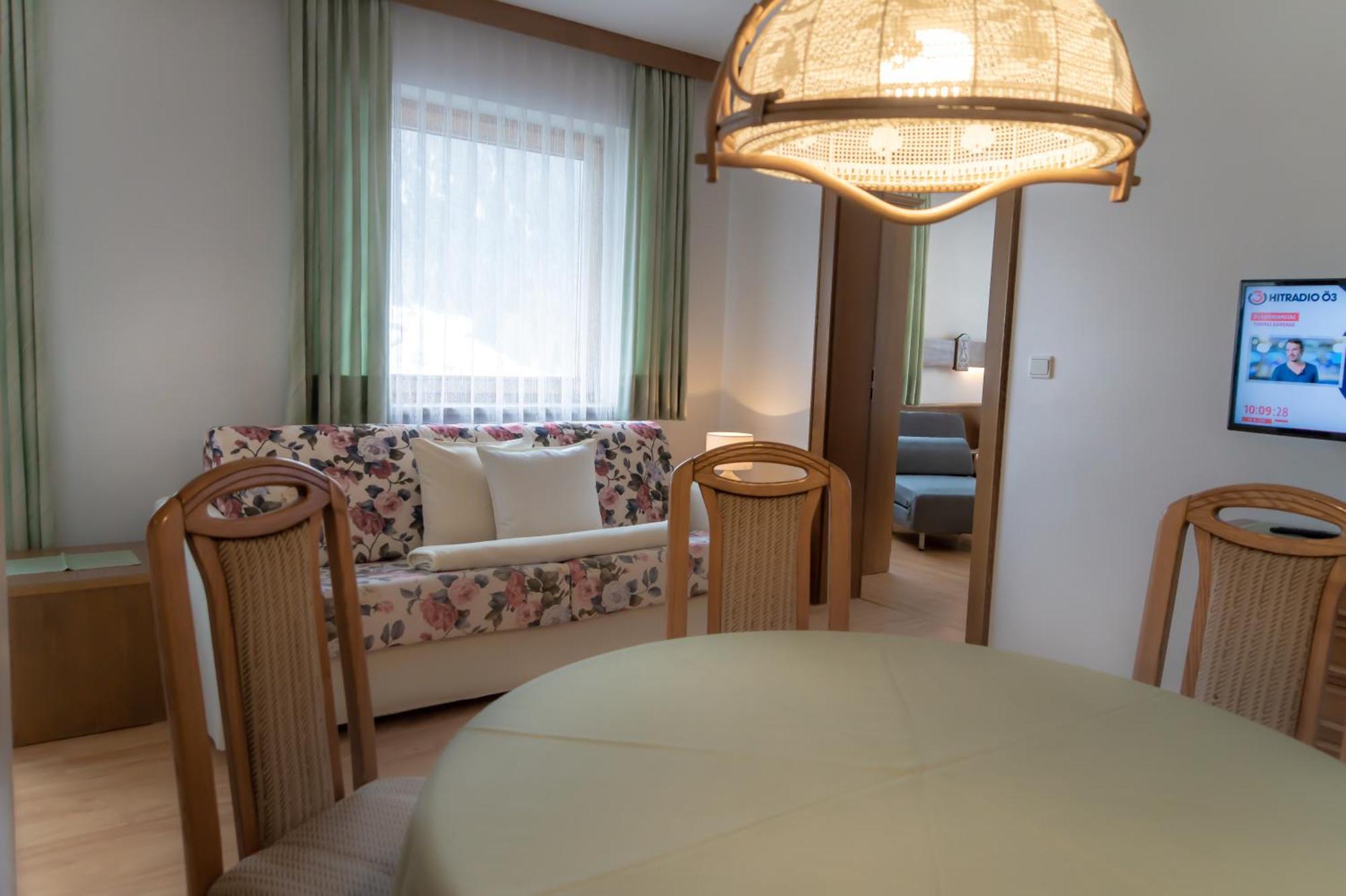 Das Alpenblick & Outdoor Lodge เนาดาส ภายนอก รูปภาพ